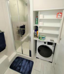 Gallery image of Lovely flat nearby Paris fully redone with free parking on premises and balcony in Clichy