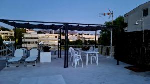 Balkón alebo terasa v ubytovaní Zefyros Super Cool Apartments next to Alimos Riviera