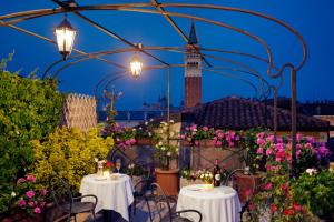 En restaurant eller et spisested på Hotel Firenze