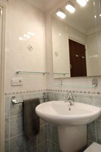 Koupelna v ubytování Apartamento Bahia I + 36 fotografií