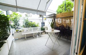 A balcony or terrace at B&B La Marisa