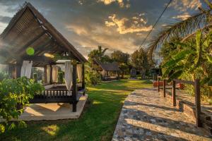 Vonkajšia záhrada v ubytovaní Hotel Copacabana Tarifa Beach