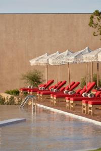 Praia do Canal Nature Retreat - Small Luxury Hotels of the World内部或周边的泳池