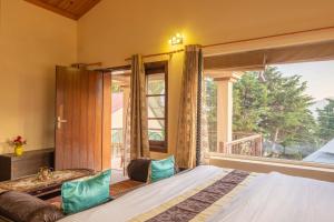 Gallery image of StayVista by Harmony Villa - Cosy Abode with contemporary-styled-décor in Bhīm Tāl