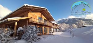 Ferienhaus In den Bergen during the winter