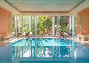 Bazén v ubytování Brenners Park Hotel & Spa, Oetker Hotels nebo v jeho okolí