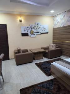 Fawzy Hotel的休息区