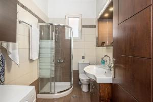 Koupelna v ubytování Giannis Pool Villas in Kastelos + 25 fotografií
