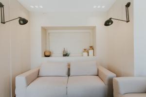 Гостиная зона в AIORA villas