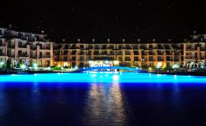 The swimming pool at or close to Kaliakria Resort