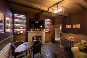 Khu vực lounge/bar tại The Plough