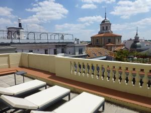 A balcony or terrace at Hostal Abadia Madrid