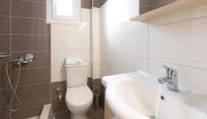 Gallery image of Palm Tree Apartments #FeelsLikeHome in Ormos Panagias