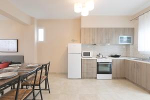 Gallery image of Palm Tree Apartments #FeelsLikeHome in Ormos Panagias