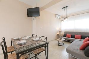 Gallery image of Palm Tree Apartments #FeelsLikeHome in Ormos Panagias