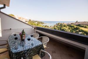 Photo de la galerie de l'établissement Apartments Delfin, à Krk 45 autres photos