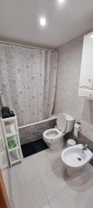 A bathroom at Piso completo de 1 habitación y sofá cama en Canet de Berenguer WIFI incluido