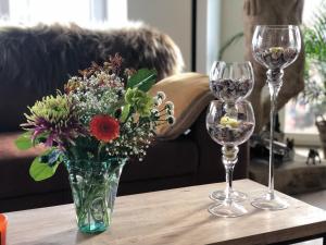 Nápoje v ubytování Luxueus nieuw zonnig hoekappartement SEAVIEW Heldenplein - ruime garagebox - 2 fietsen