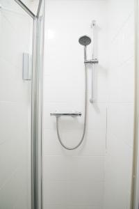 Ένα μπάνιο στο TLK Apartments & Hotel - Beckenham Junction +55 φωτογραφίες