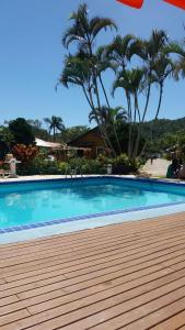 Majoituspaikassa Chalé em Condomínio com piscina - Ponta das Canas tai sen lähellä sijaitseva uima-allas