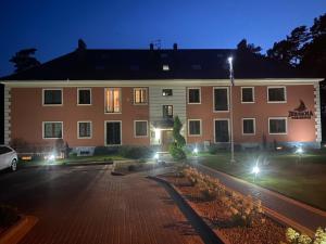 Budynek, w którym mieści się apartament