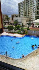 A piscina localizada em CALDAS NOVAS - GO Apartamento Parque das Aguas Quentes bloco 3 - em frente Clube Privê ou nos arredores