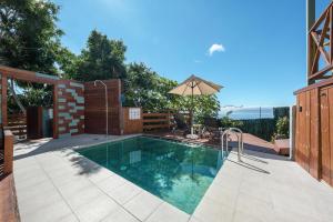 The swimming pool at or close to Las Hermanas A