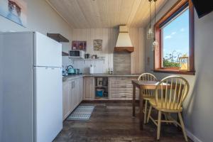 A kitchen or kitchenette at Las Hermanas A