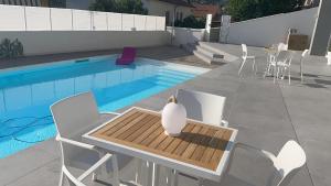 Bazén v ubytování Tropicana Suite - Adults Only nebo v jeho okolí