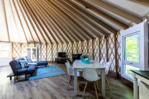 Gallery image of Yourtes Glamping du Poisson Blanc in Notre-Dame-du-Laus