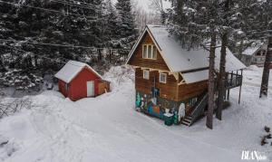 Chalet Gallery - Enjoy Two Units with this Chalet in the Heart of Alyeska - Walk almost anywhere! en invierno
