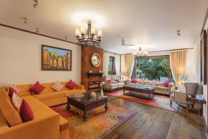 Χώρος καθιστικού στο Divyam From BYLOO- Private Villa near Nainital