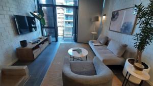 Μια τηλεόραση ή/και κέντρο ψυχαγωγίας στο Loft -19 Umhlanga Arch New York style lofts