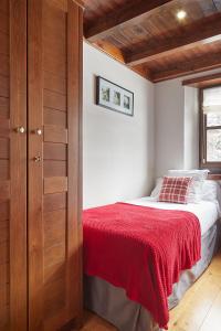 Postel nebo postele na pokoji v ubytování Val de Ruda Luxe 66 by FeelFree Rentals