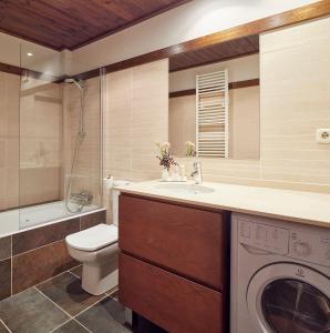 Koupelna v ubytování Val de Ruda Luxe 66 by FeelFree Rentals