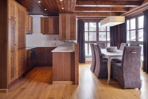 Kuchyň nebo kuchyňský kout v ubytování Val de Ruda Luxe 66 by FeelFree Rentals