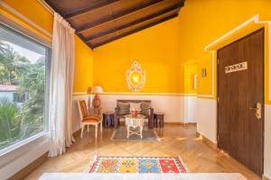 Foto da galeria de Snowdrop- Exquisite 3BHK Villa with Pool- Candolim By StayMonkey em Calangute