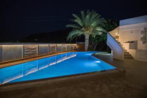 The swimming pool at or close to New Villa Komos in Pitsidia,Matala,Crete