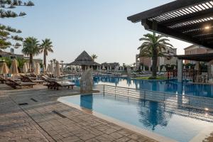 Bazén v ubytovaní Caldera Creta Paradise alebo v jeho blízkosti
