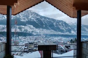 Splošen pogled na gorovje oz. razgled na gore, ki ga ponuja hotel