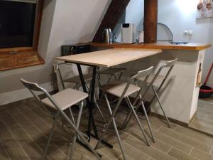 Кухня или мини-кухня в Appartement château Uriage-Chamrousse

