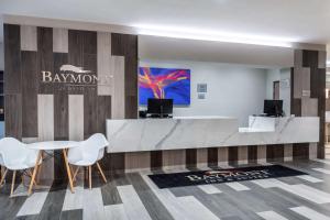 Majoituspaikan Baymont by Wyndham Madison aula tai vastaanotto