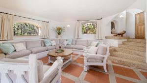 Gallery image of Casa Chenal 10, Emma Villas in Arzachena