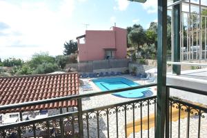 Bazén v ubytování Corfu Hotel Apartments nebo v jeho okolí