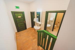 Koupelna v ubytování Hostel Gabronka + 24 fotografií