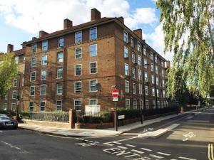 Specious 2 Bedroom Flat - Zone 1