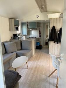 Kuchyňa alebo kuchynka v ubytovaní Mobil Home