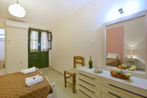 A bed or beds in a room at ERIETAS House