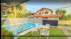 Bazén v ubytování Andorra Tourist Resort Anuradhapura nebo v jeho okolí