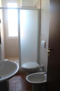 A bathroom at Analogic tour - Casa vacanze Valleremita